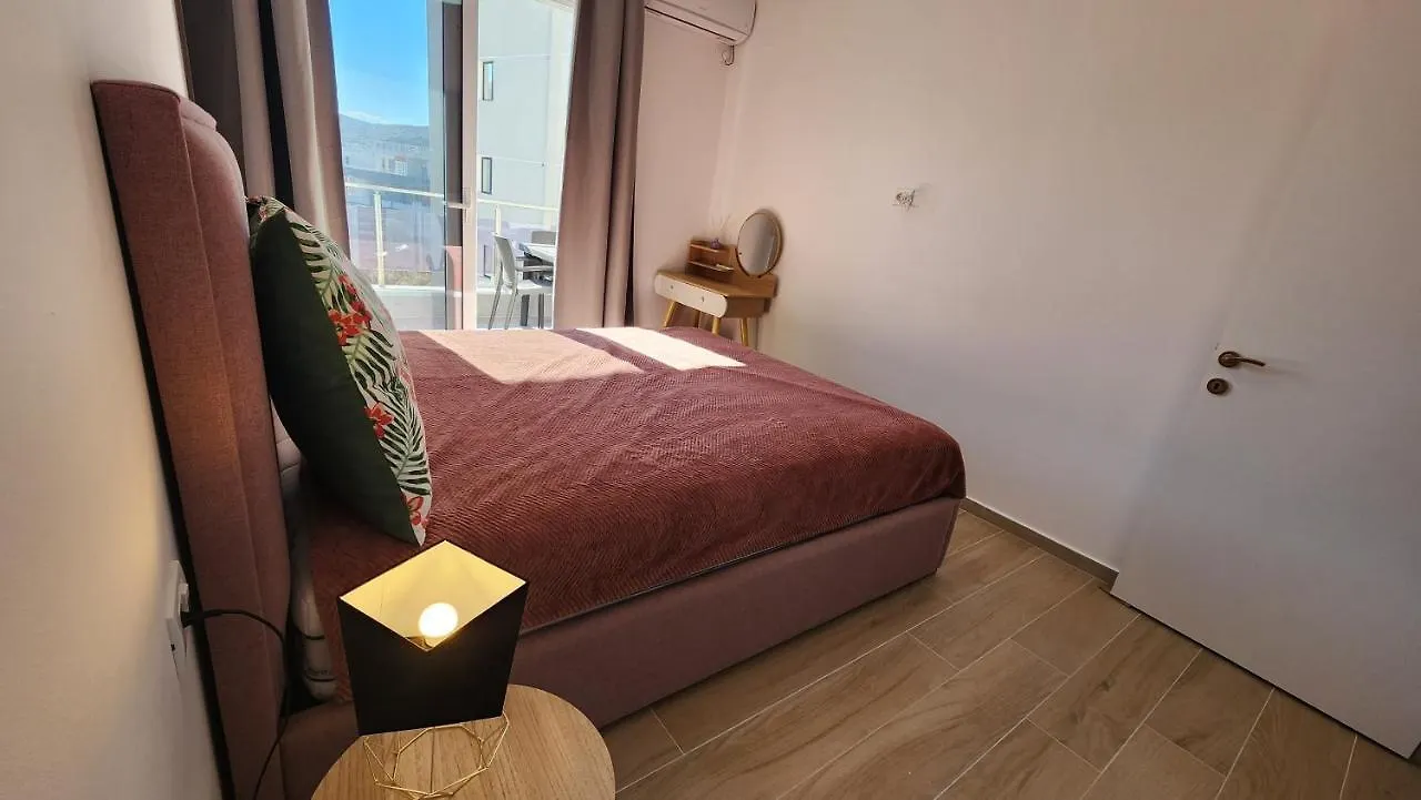 Jusal Sea View Apartment Sarandë