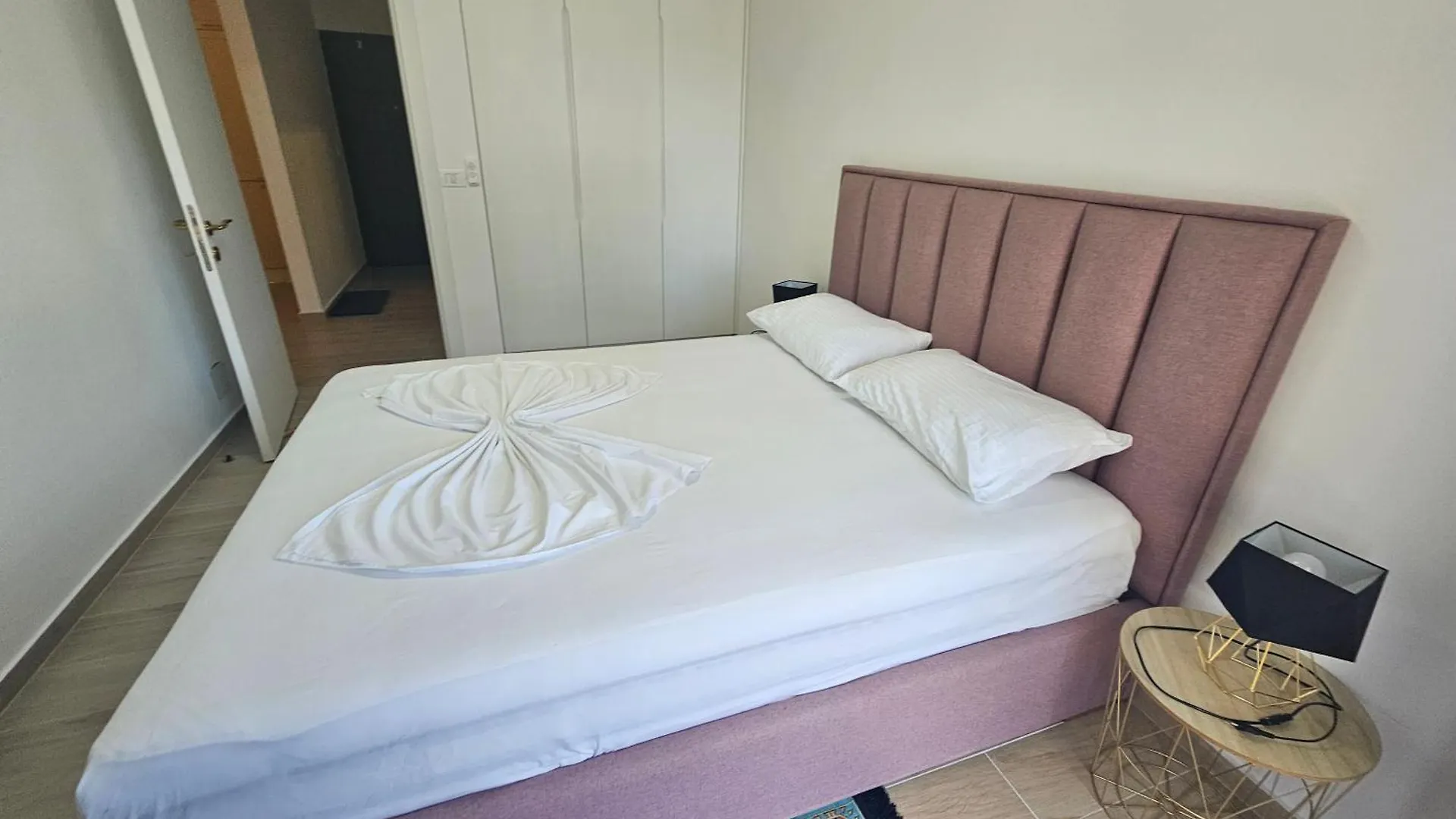 Jusal Sea View Apartment Sarandë