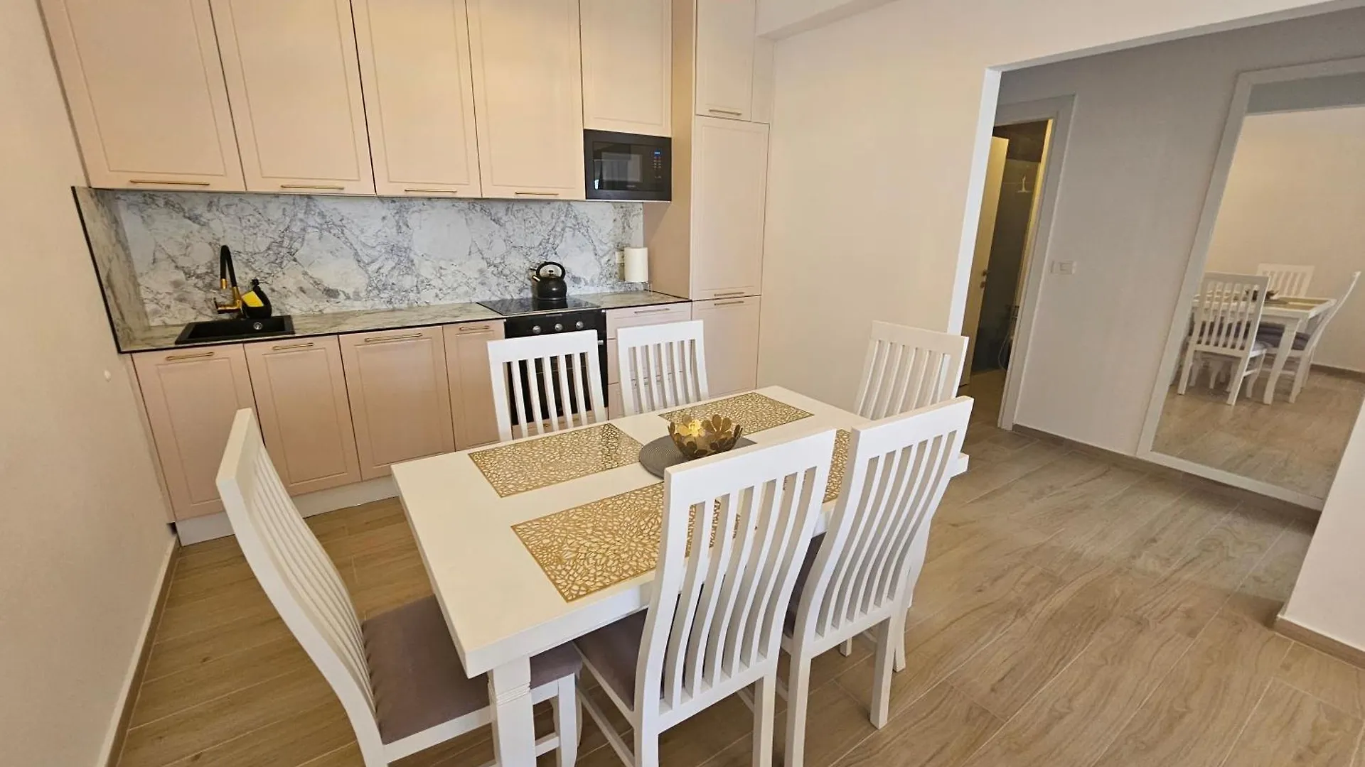 Jusal Sea View Apartment Sarandë Albânia