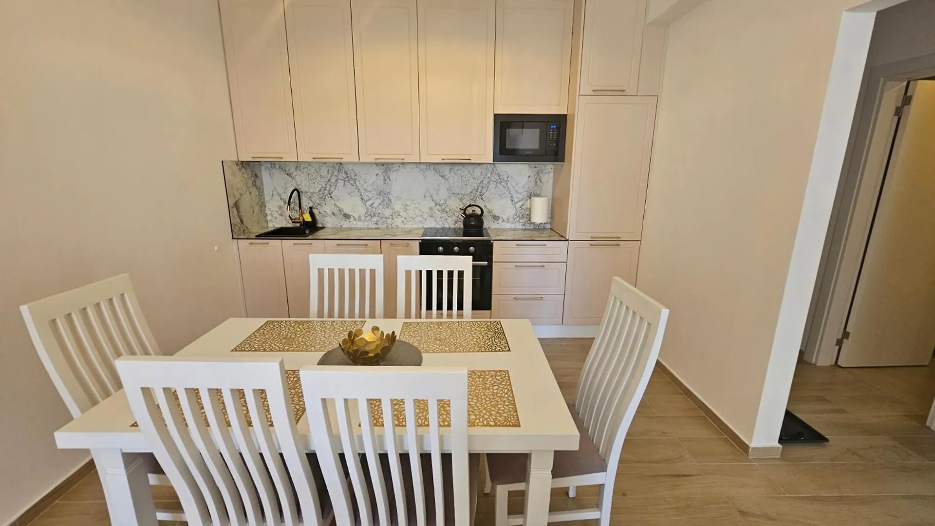 Jusal Sea View Apartment Sarandë